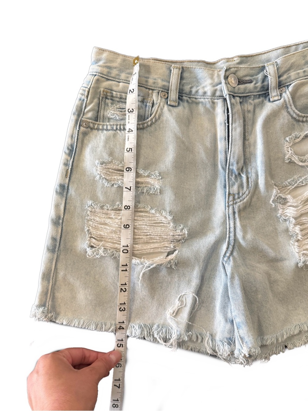 American Eagle Outfitters “Mom Shorts” Light Wash Distressed Denim Size 4 - Picture 6 of 11